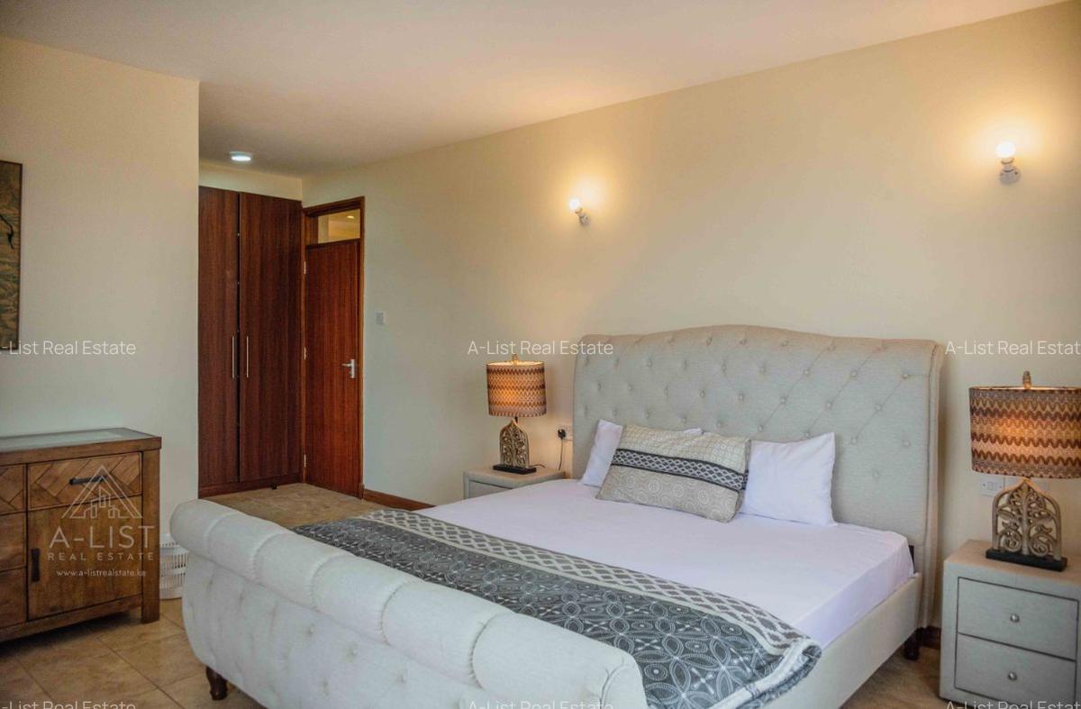 3 Bed Apartment with En Suite at Parklands - 9