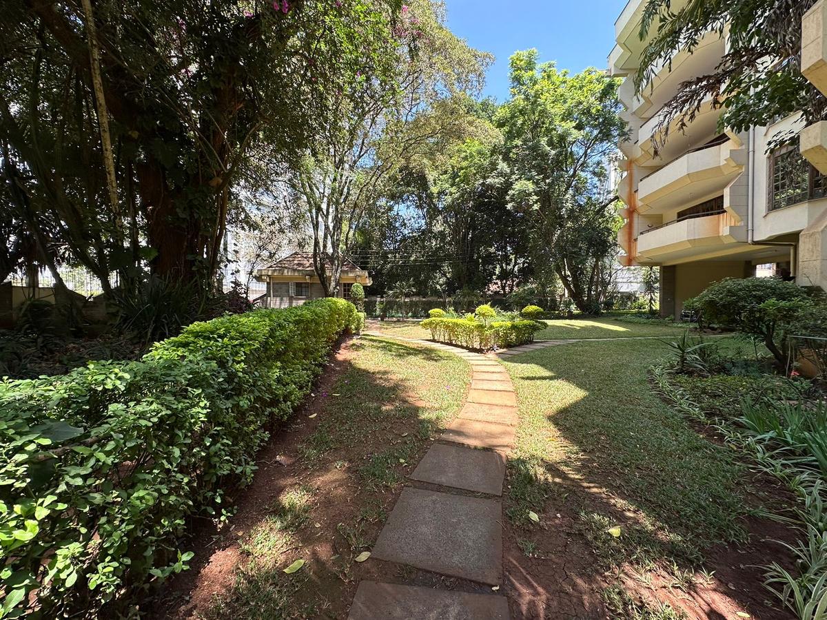 3 Bed Apartment with En Suite at Lavington - 3