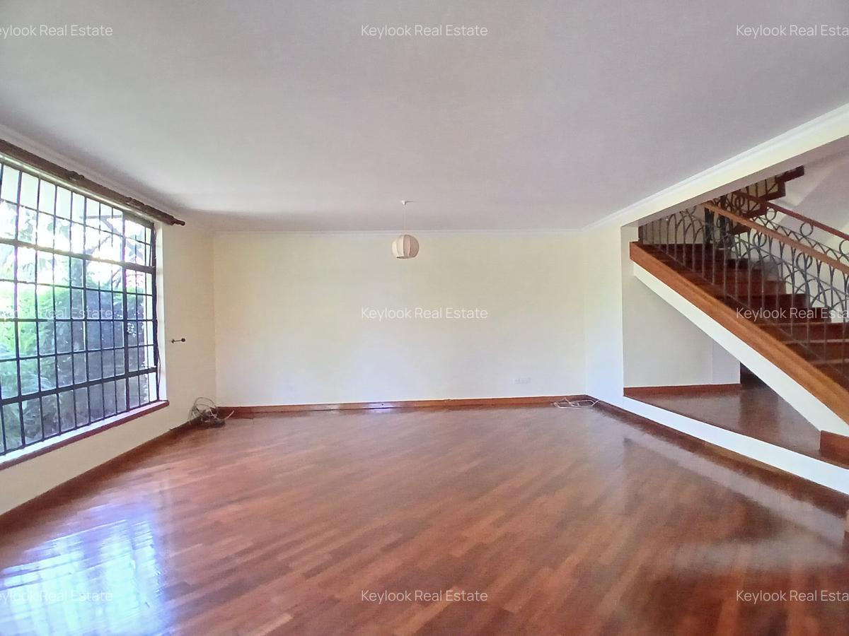 4 Bed Townhouse with En Suite at Lavington - 7