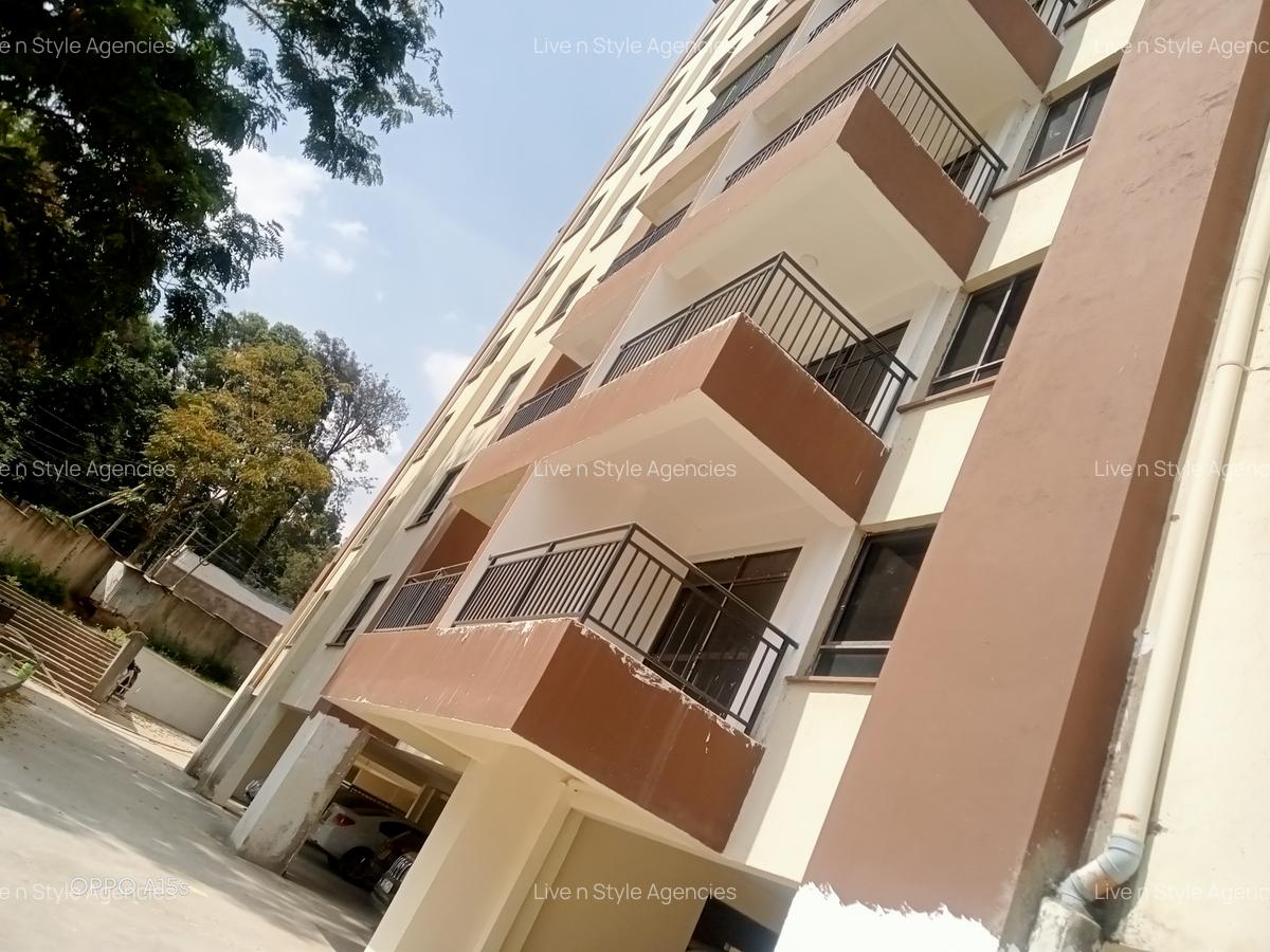 2 Bed Apartment with En Suite in Lavington - 3