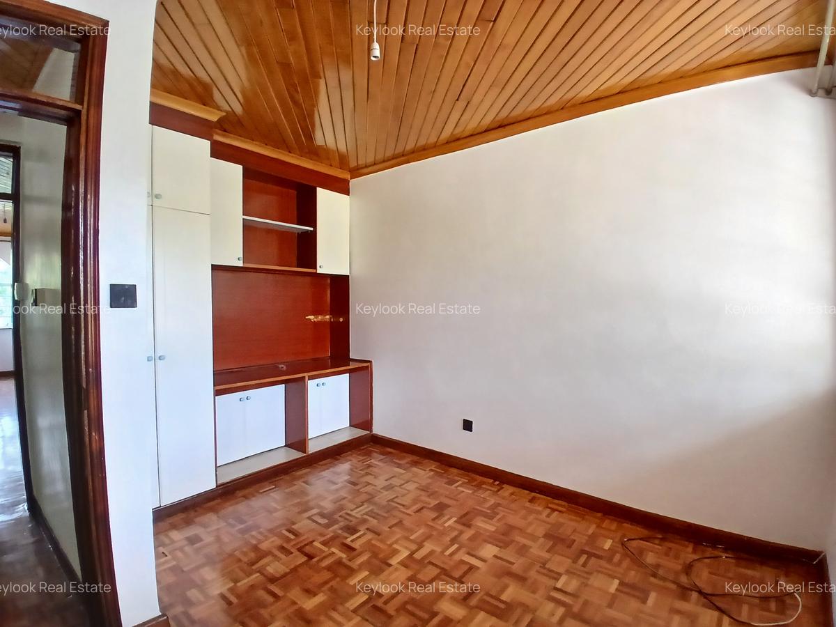 4 Bed Townhouse with En Suite in Lavington - 10