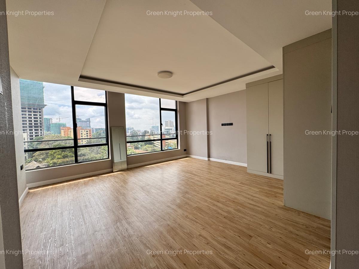 Serviced 2 Bed Apartment with En Suite in Westlands Area - 9