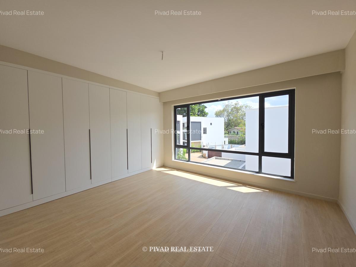 5 Bed Townhouse with Garden in Kyuna - 17