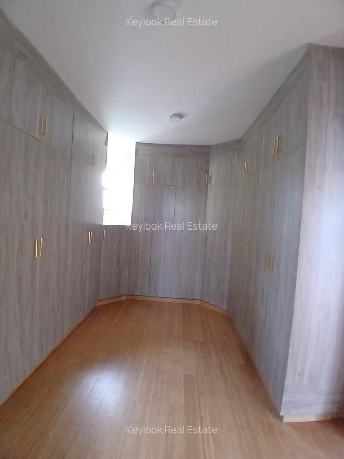 4 Bed Townhouse with En Suite at Lavington - 9