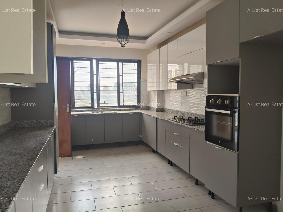 3 Bed Apartment with En Suite at 4Th Parklands - 2