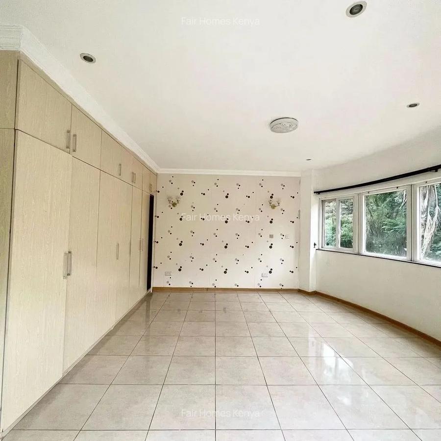 4 Bed Townhouse with En Suite at Riverside Drive - 13