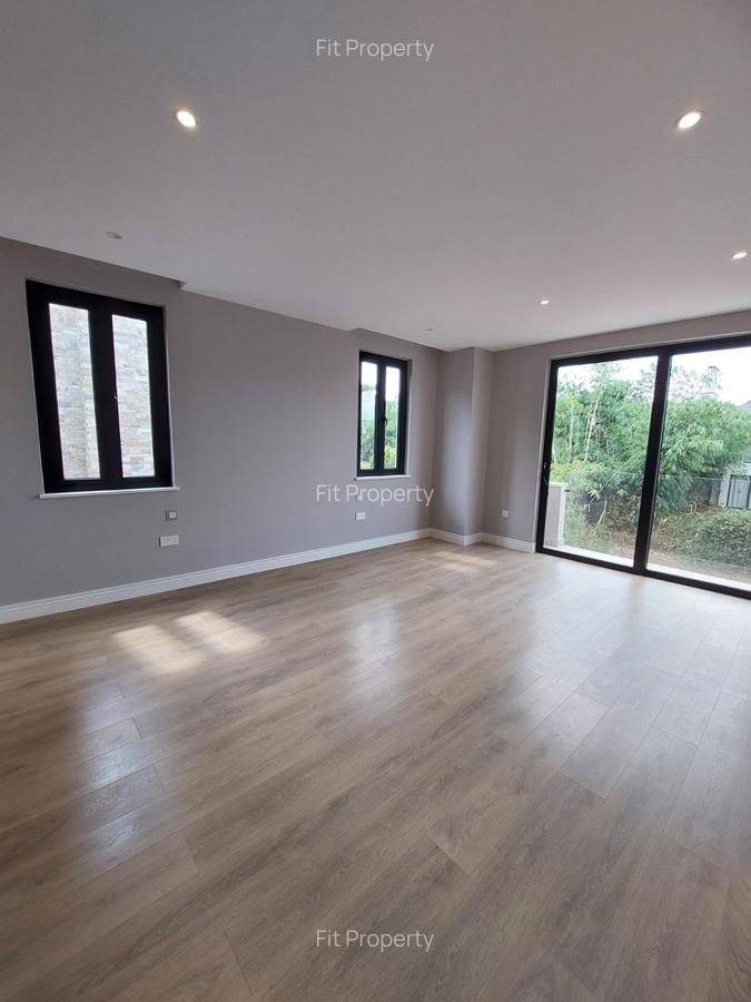 5 Bed House with Swimming Pool in Runda - 10