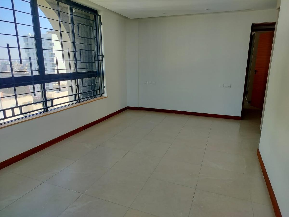 4 Bed Apartment with En Suite in Parklands - 12