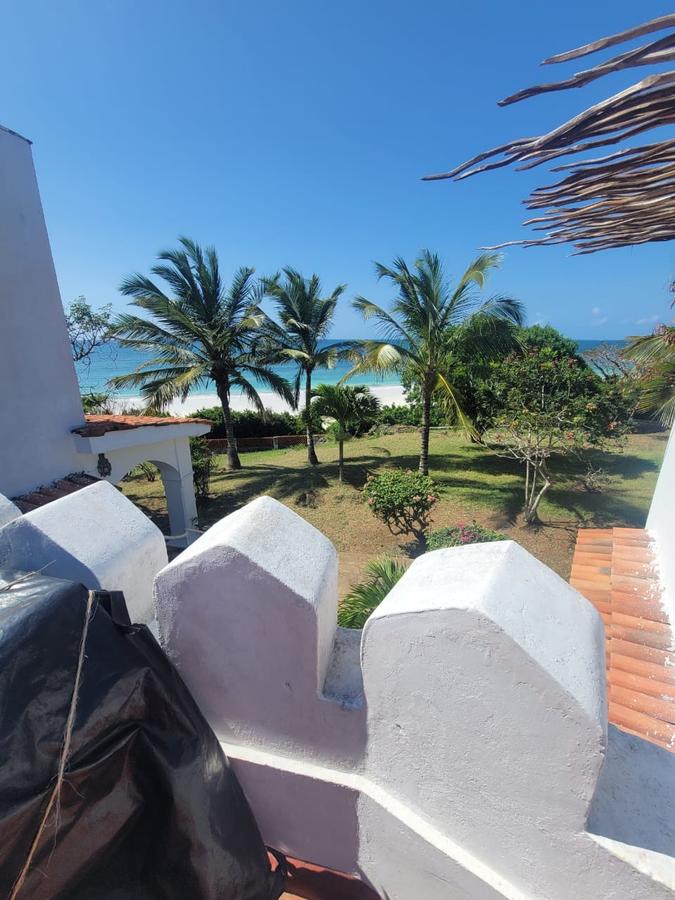 4 Bed Townhouse with En Suite in Bofa - 1
