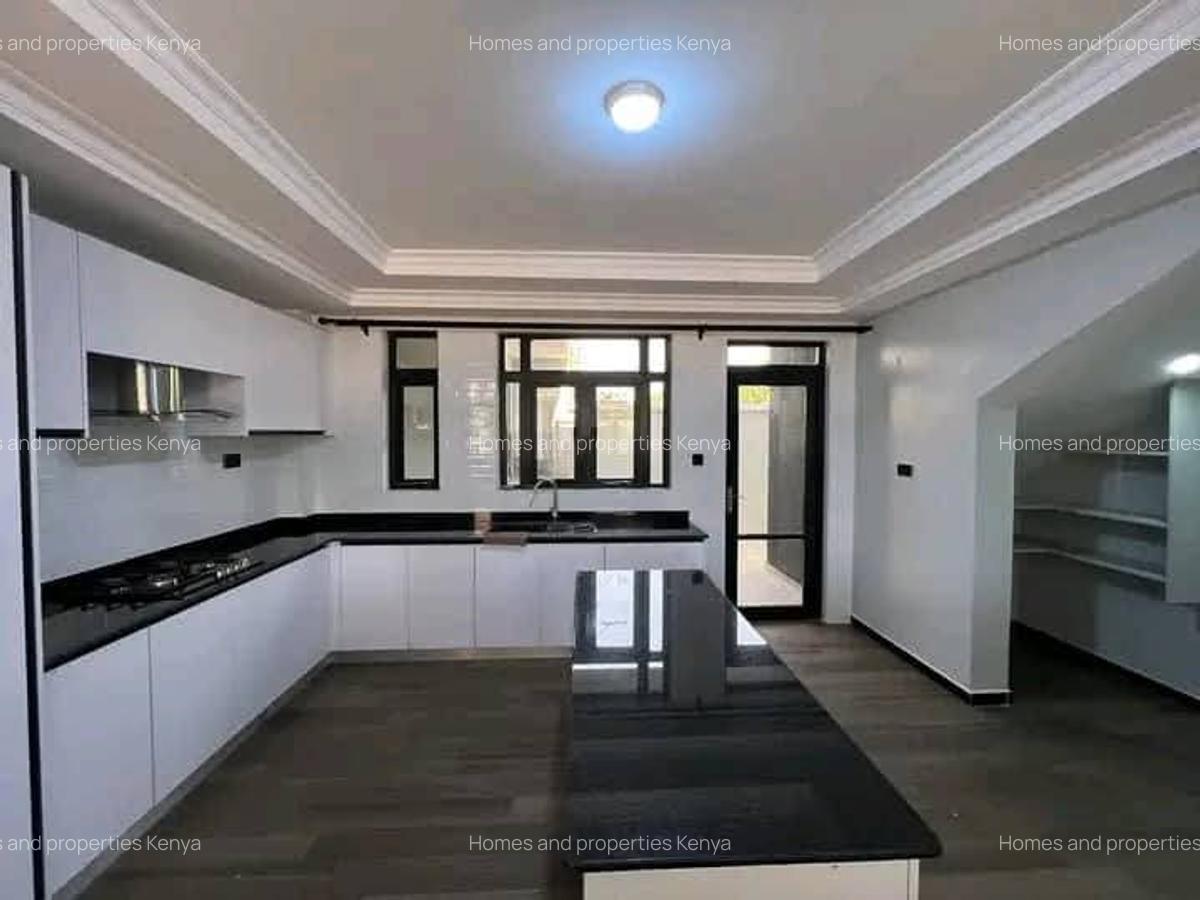 5 Bed Townhouse with En Suite at Mugutha - 11