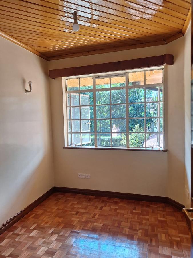 4 Bed House with En Suite in Runda - 14