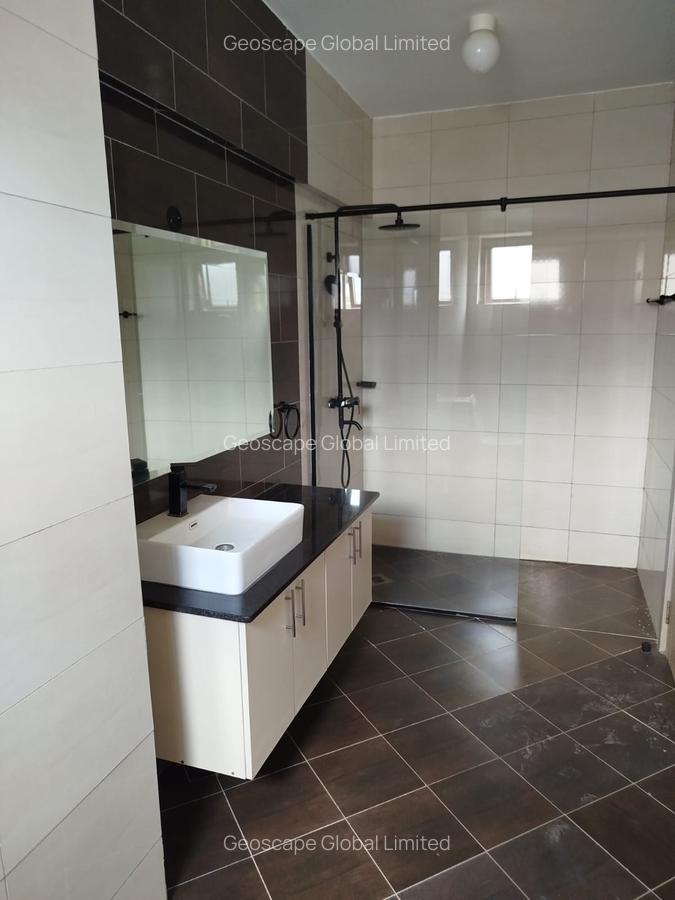 3 Bed Apartment with En Suite in Westlands Area - 11
