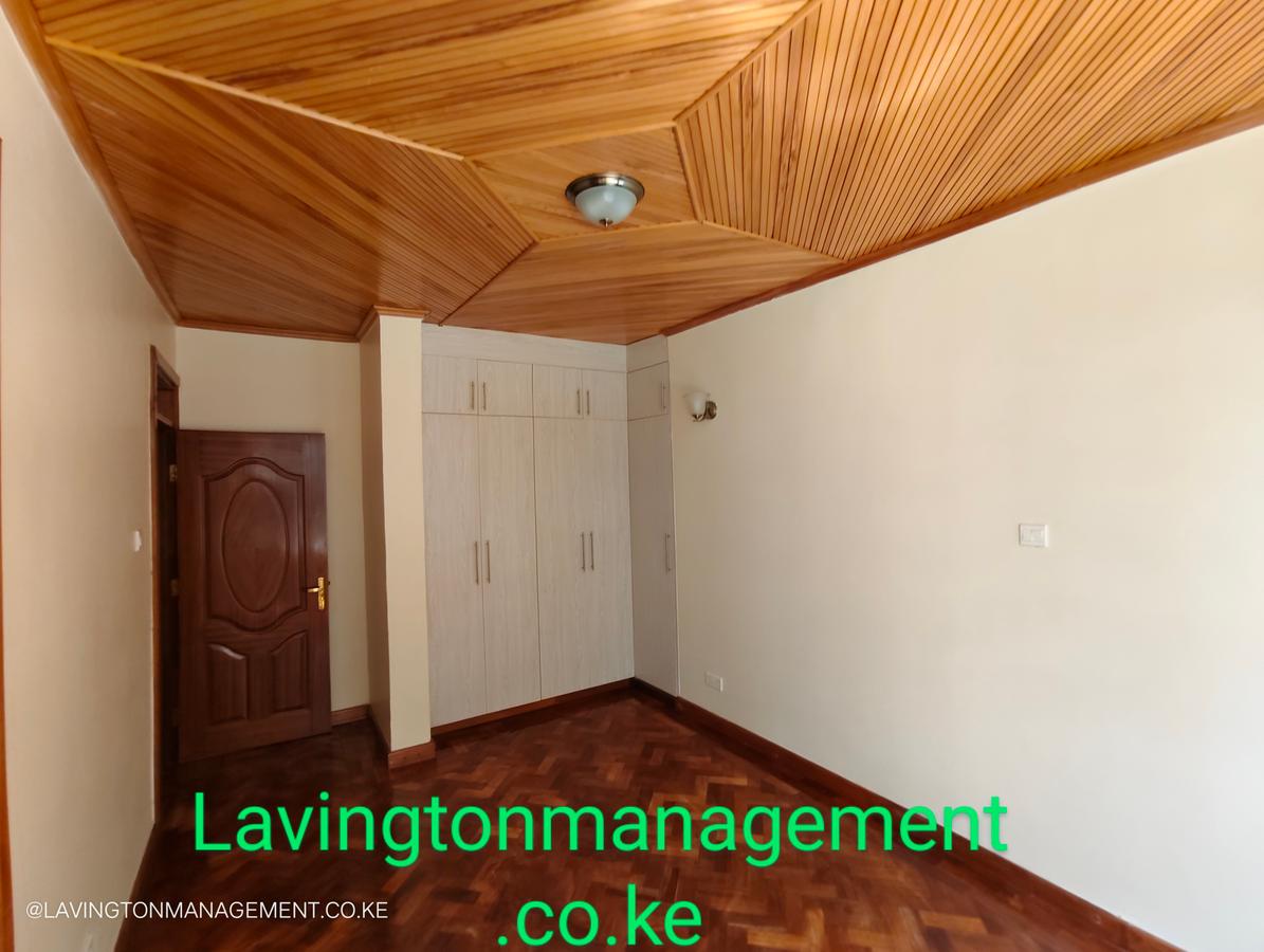 5 Bed Townhouse with En Suite at Lavington Green - 16