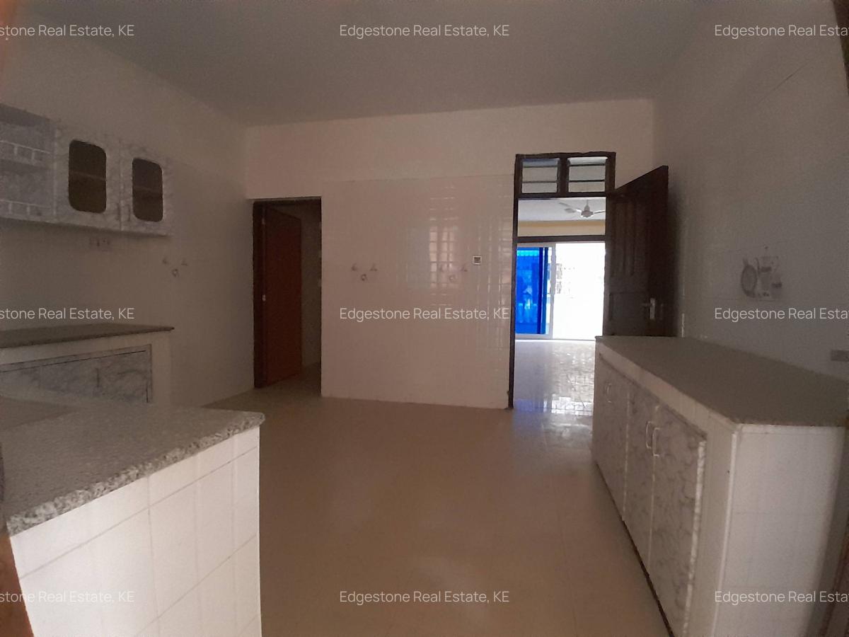 3 Bed Apartment with En Suite in Nyali Area - 12
