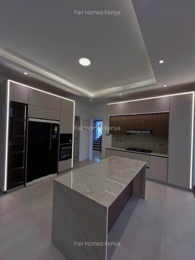 5 Bed Townhouse with En Suite at Mbabane Road - 17