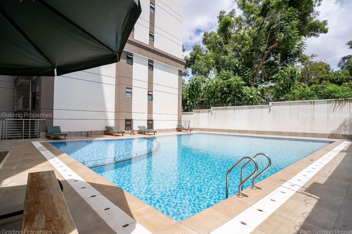 1 Bed Apartment with En Suite in Riverside - 18