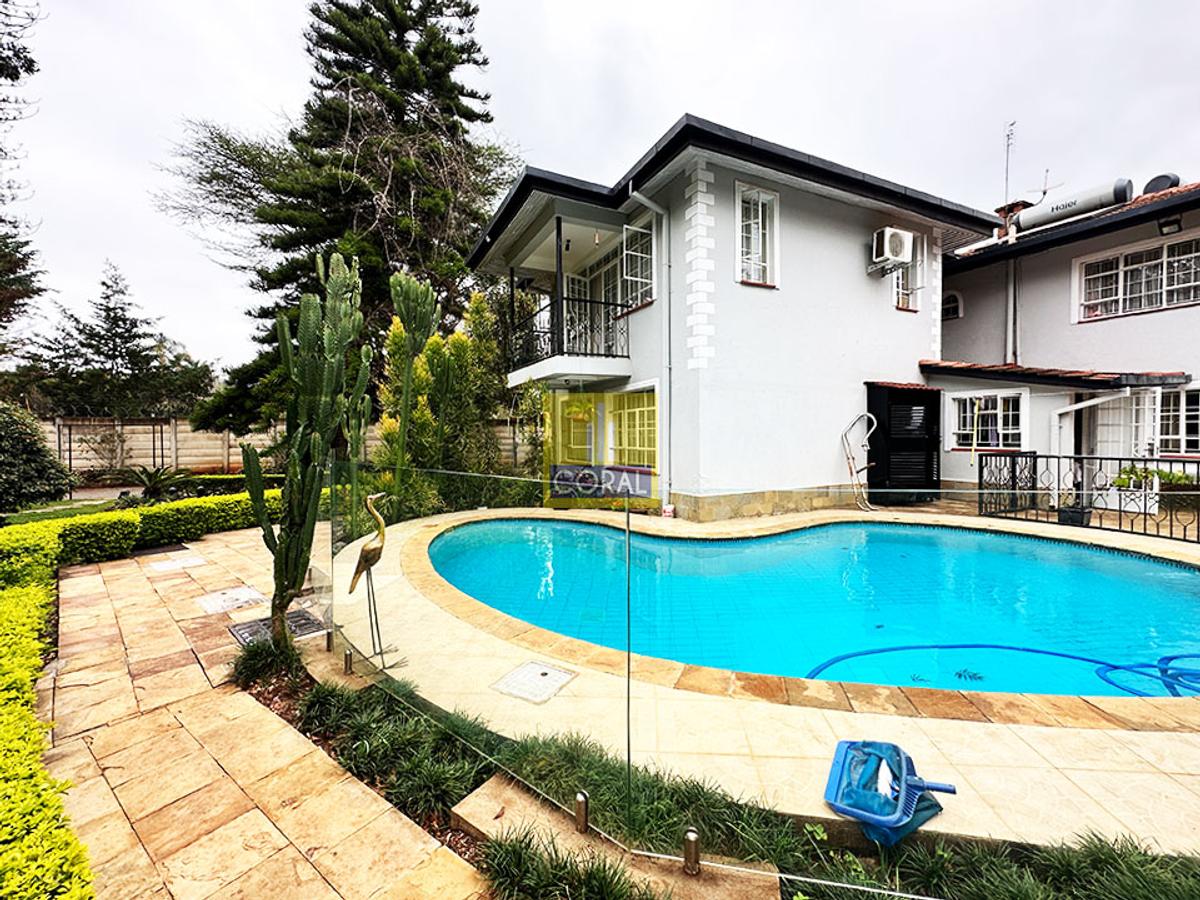 5 Bed House in Nyari - 1