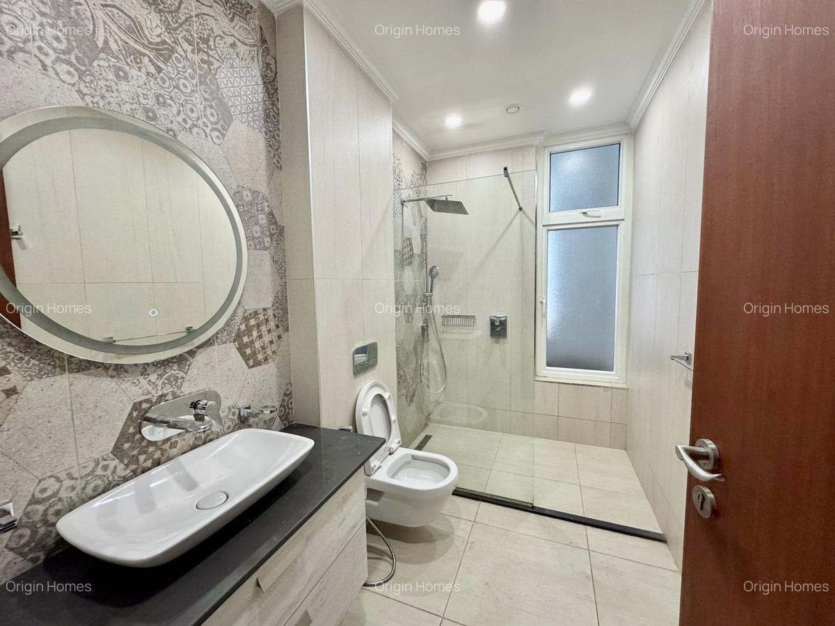 4 Bed Apartment with En Suite at Parklands - 16