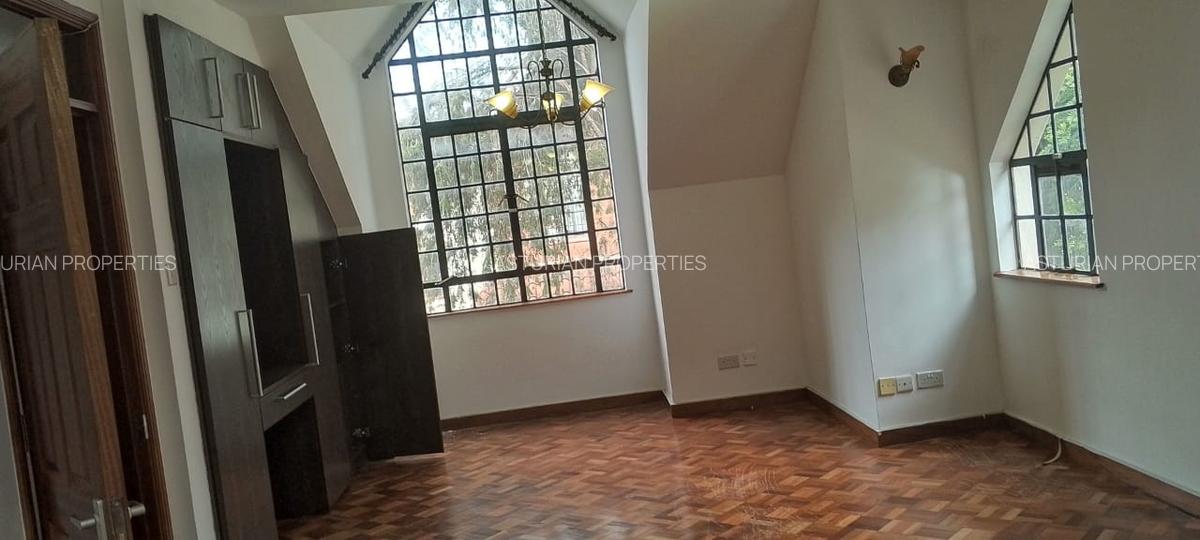 4 Bed Townhouse with En Suite in Lavington - 7