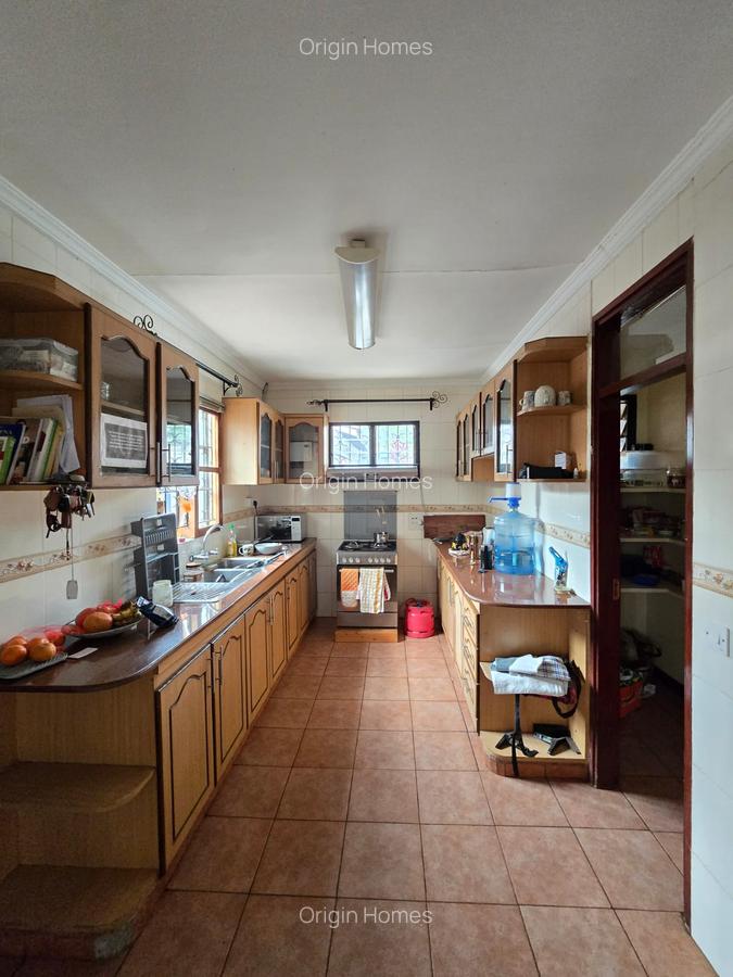 4 Bed House with En Suite at Loresho - 4