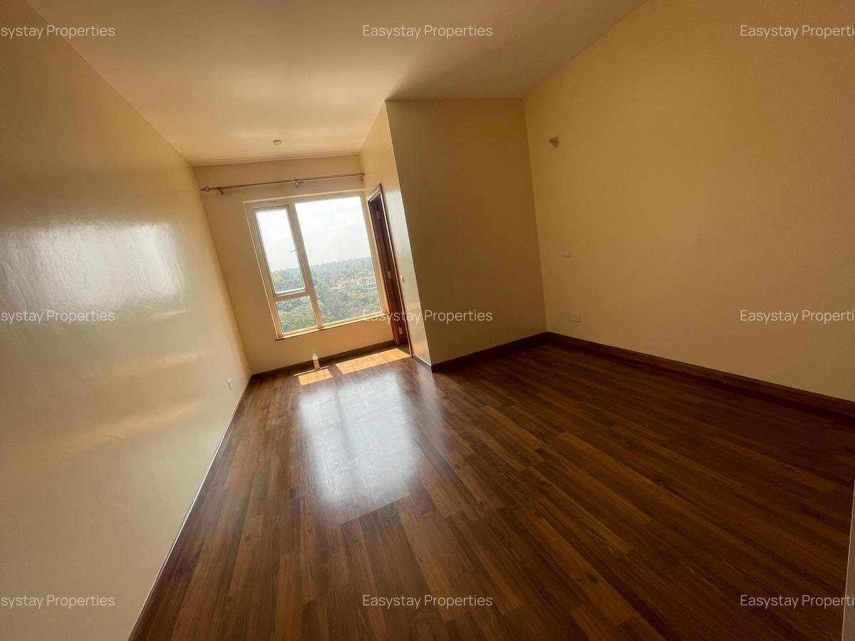 4 Bed Apartment with En Suite in Parklands - 8