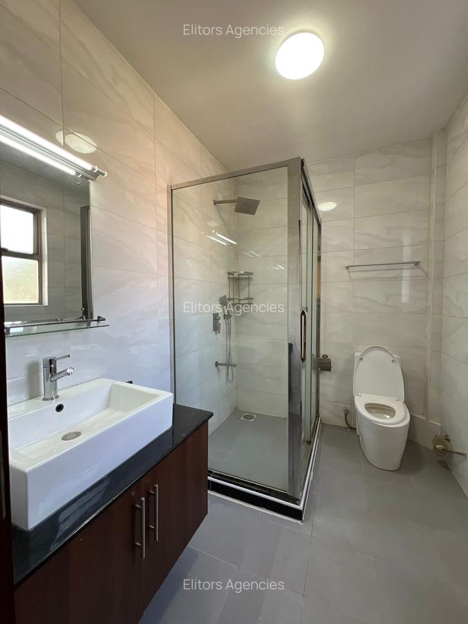 5 Bed Villa with En Suite at Chalbi Drive - 16