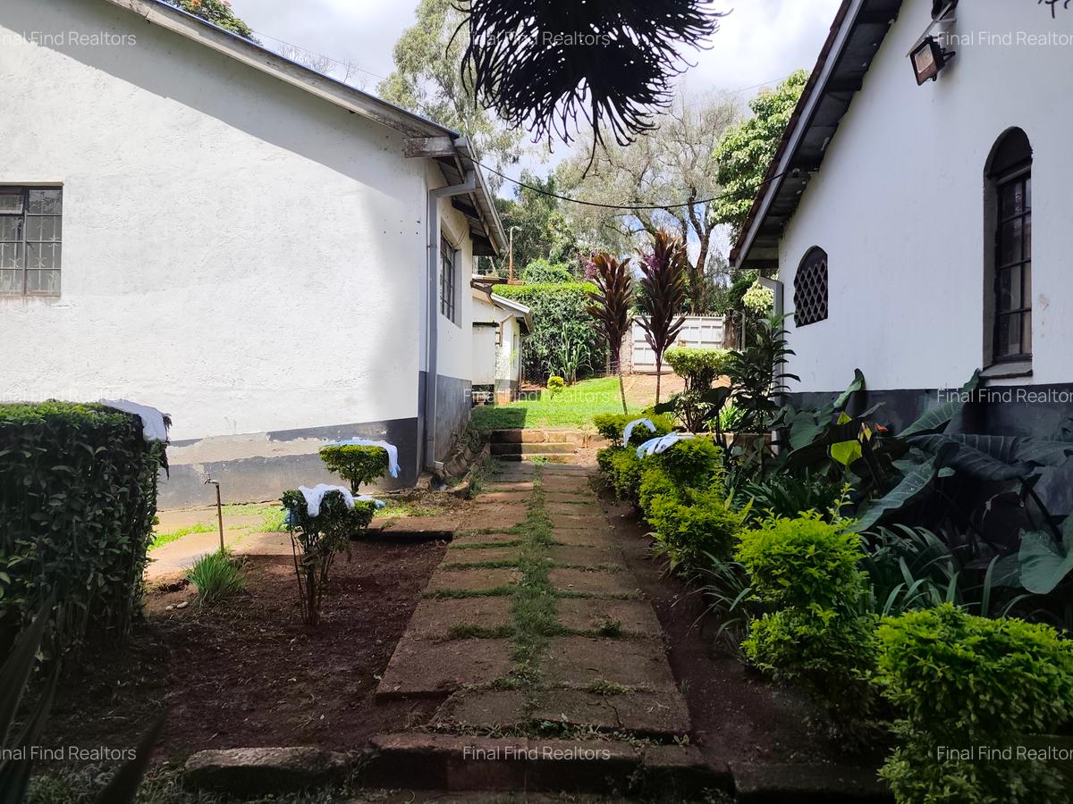 5 Bed House with En Suite in Loresho - 5