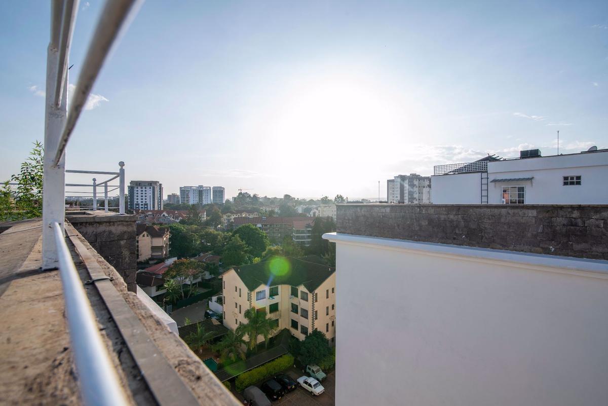 3 Bed Apartment with En Suite in Lavington - 9