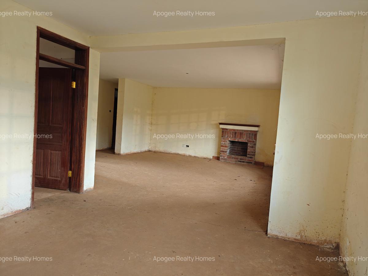 4 Bed House with En Suite at Fourways Junction Estate - 3