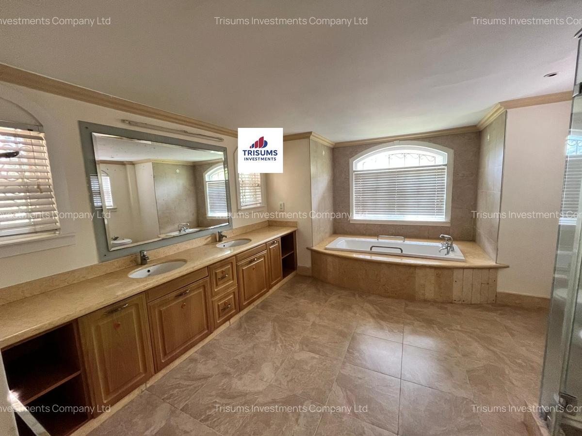 4 Bed Townhouse with En Suite in Kitisuru - 11