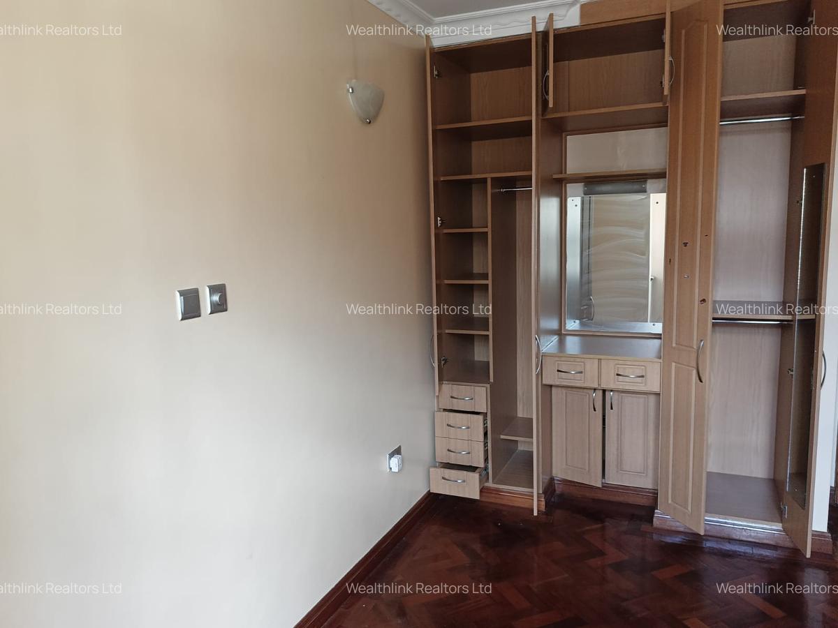 4 Bed House with En Suite at Lavington - 9