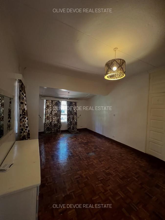 Commercial Property with Service Charge Included in Kilimani - 9