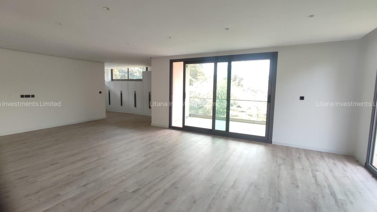 5 Bed Townhouse with En Suite in Lavington - 12