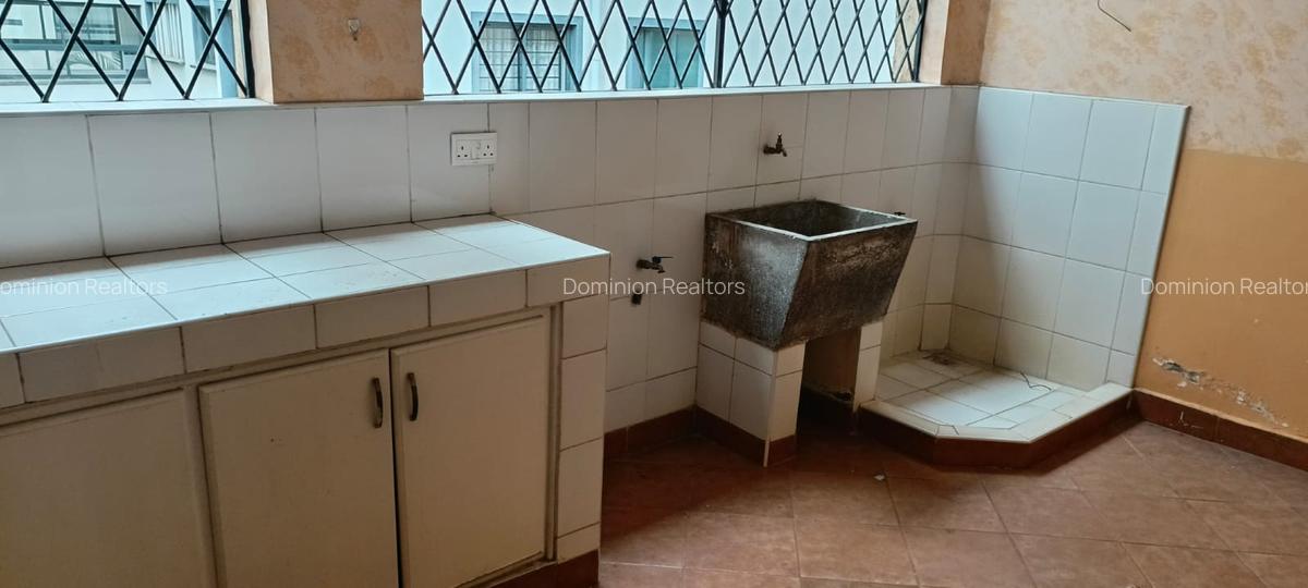3 Bed Apartment with En Suite at Sports Road - 17