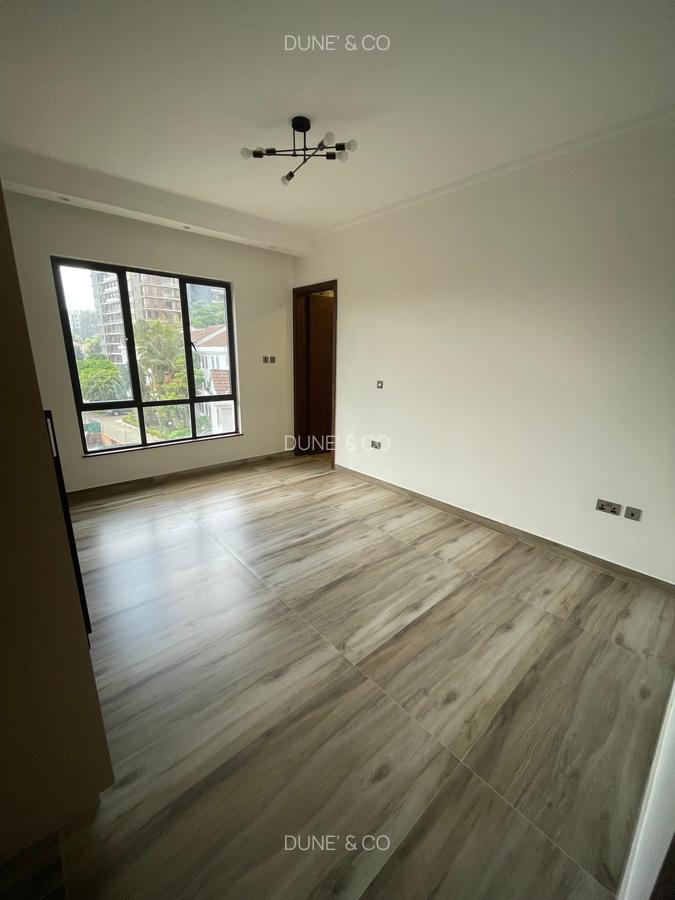 2 Bed Apartment with En Suite in Westlands Area - 11
