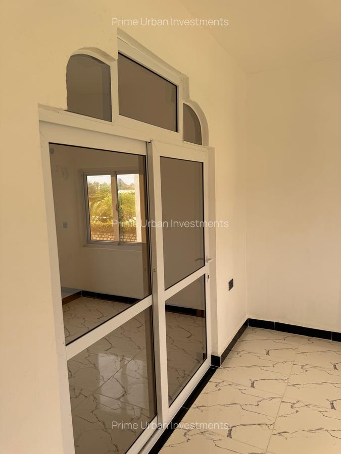 6 Bed Townhouse with En Suite in Watamu - 11