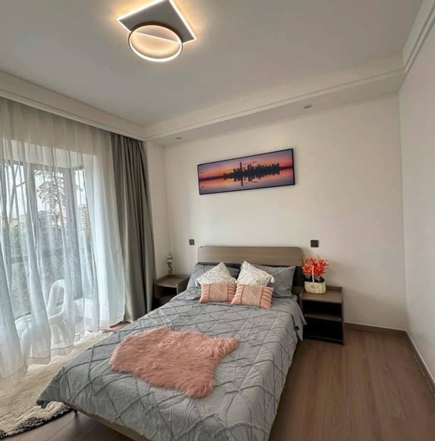 2 Bed Apartment with En Suite in Riverside - 3