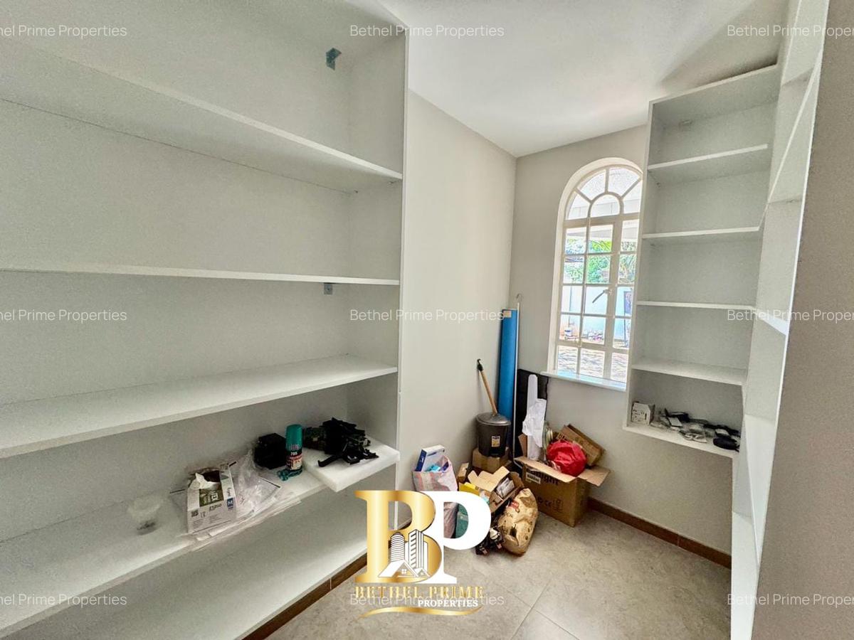 4 Bed Townhouse with En Suite in Runda - 11