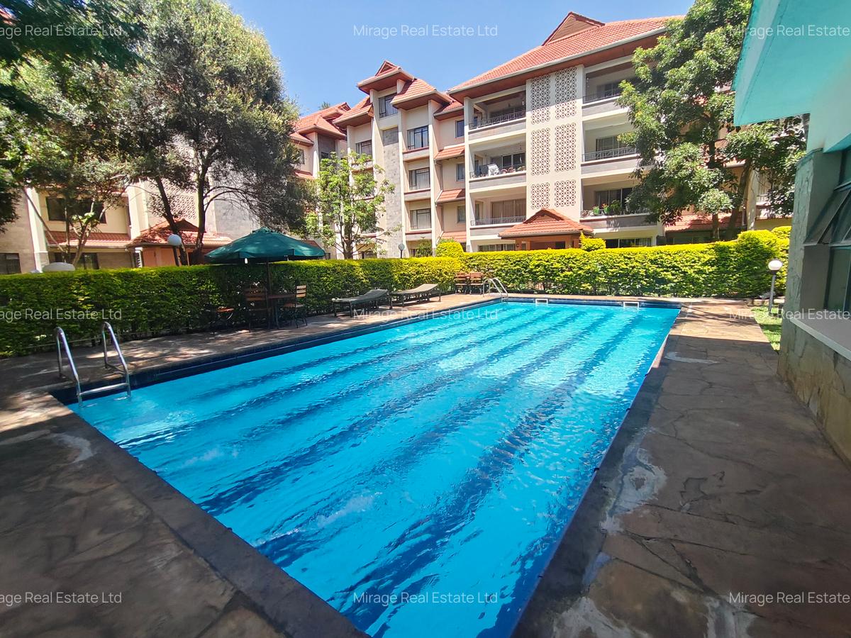 Serviced 3 Bed Apartment with Swimming Pool in Kilimani - 18