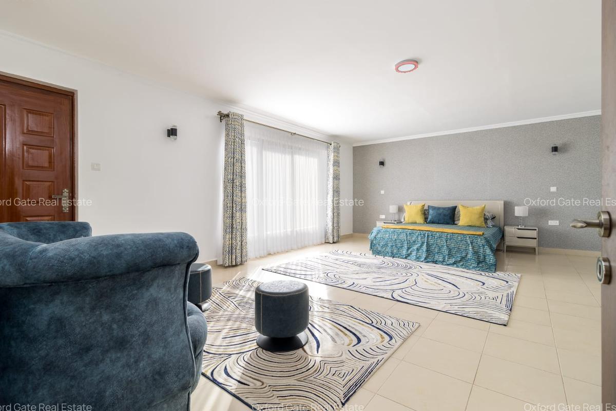 5 Bed Townhouse with En Suite at Muthama Raod - 4