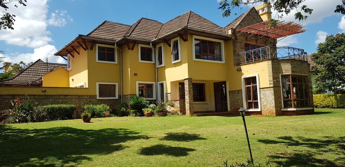 5 Bed House with En Suite at Mimosa Road - 1