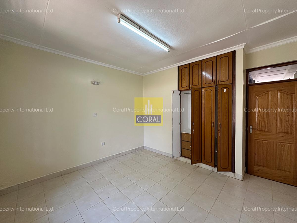 2 Bed Townhouse in Brookside - 4