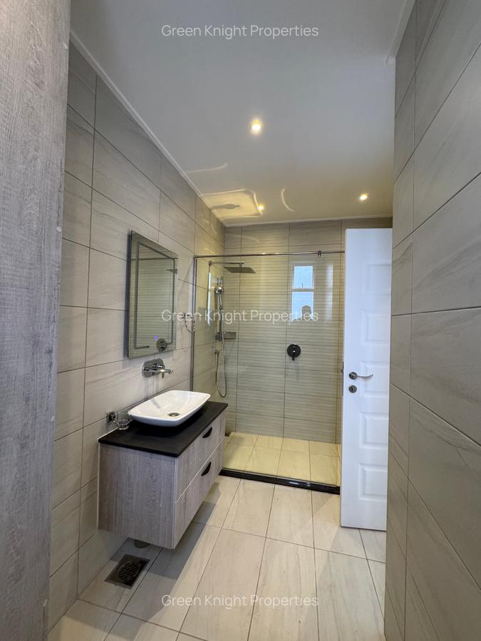 Serviced 2 Bed Apartment with En Suite in Westlands Area - 17