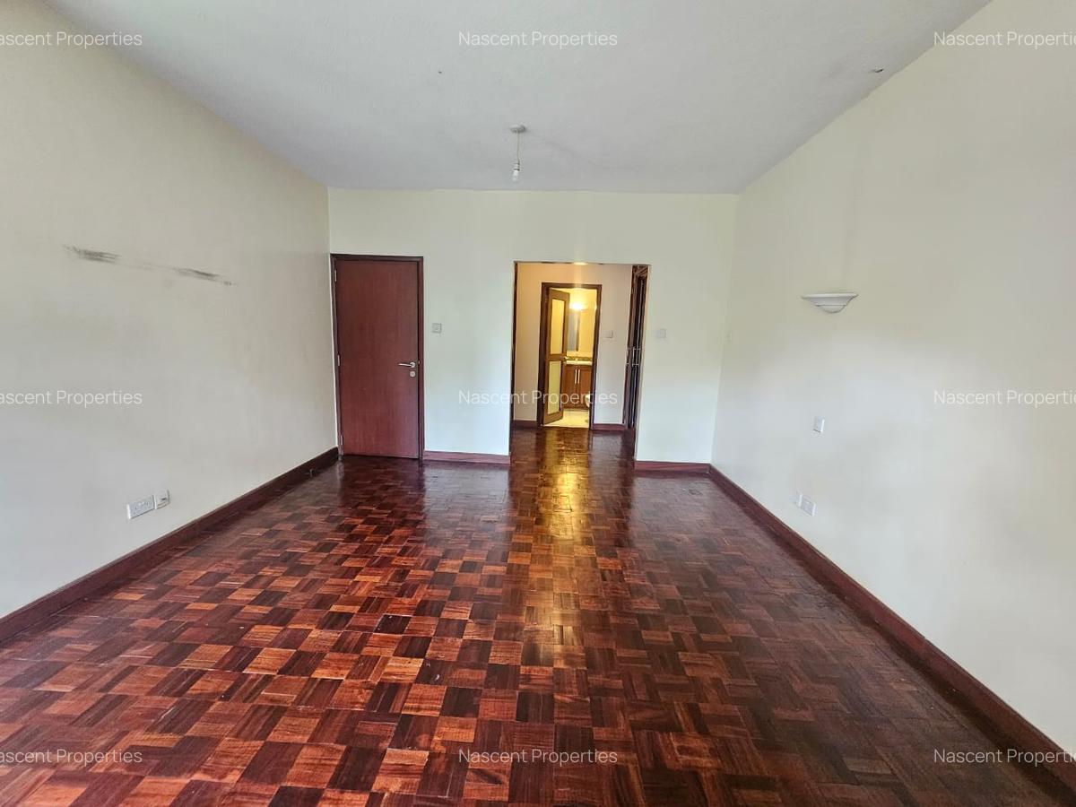 4 Bed Apartment with En Suite in Riverside - 12