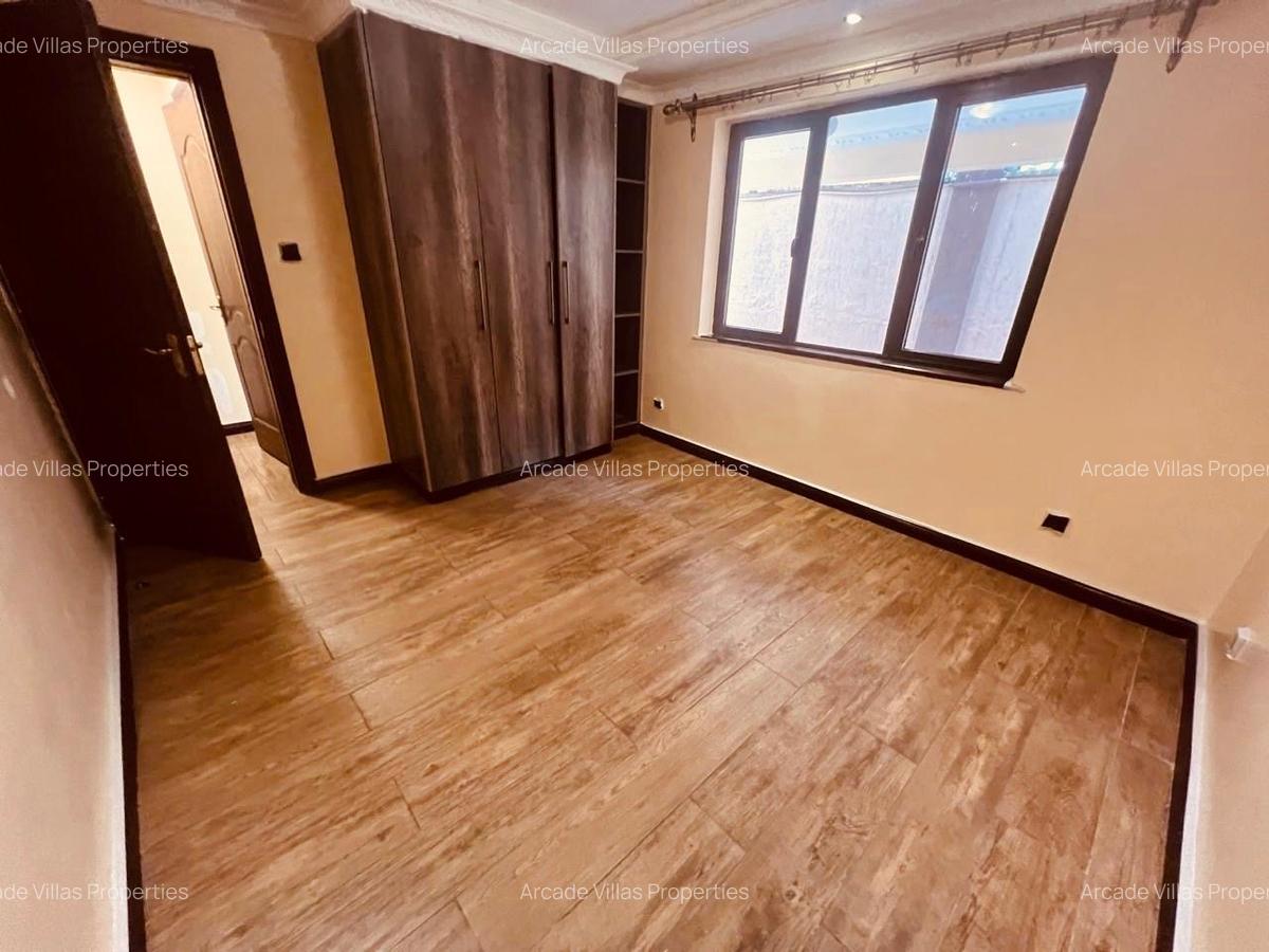 5 Bed Townhouse with En Suite in Lavington - 8