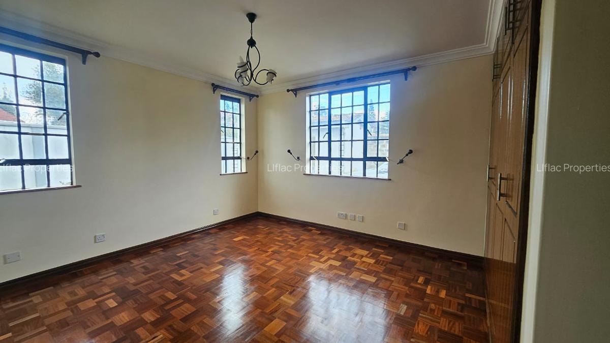 4 Bed House with En Suite in Runda - 17