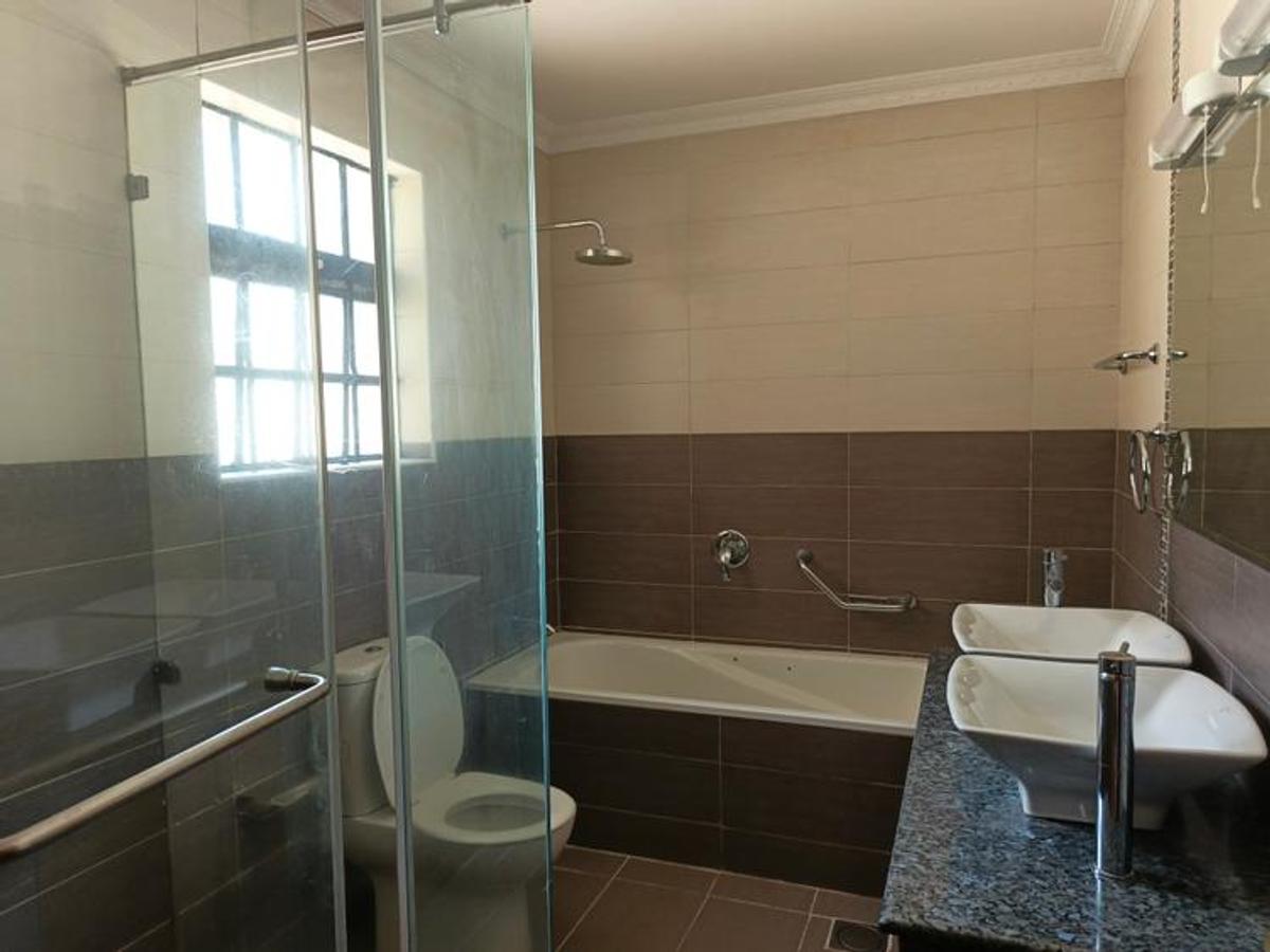 4 Bed Townhouse with En Suite in Lavington - 13