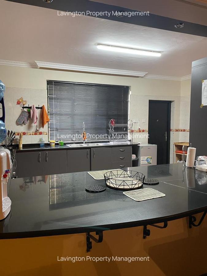 5 Bed Townhouse with En Suite at Lavington Green - 3