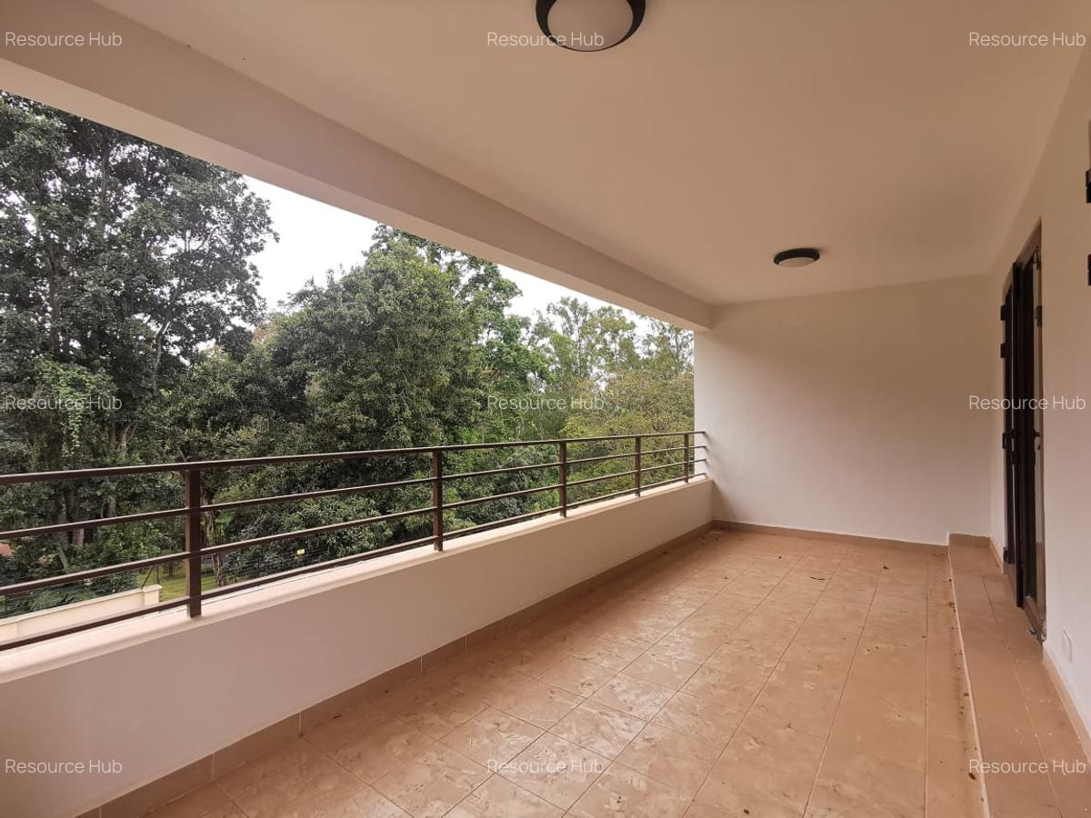 5 Bed Townhouse with En Suite at Lavington Green - 14