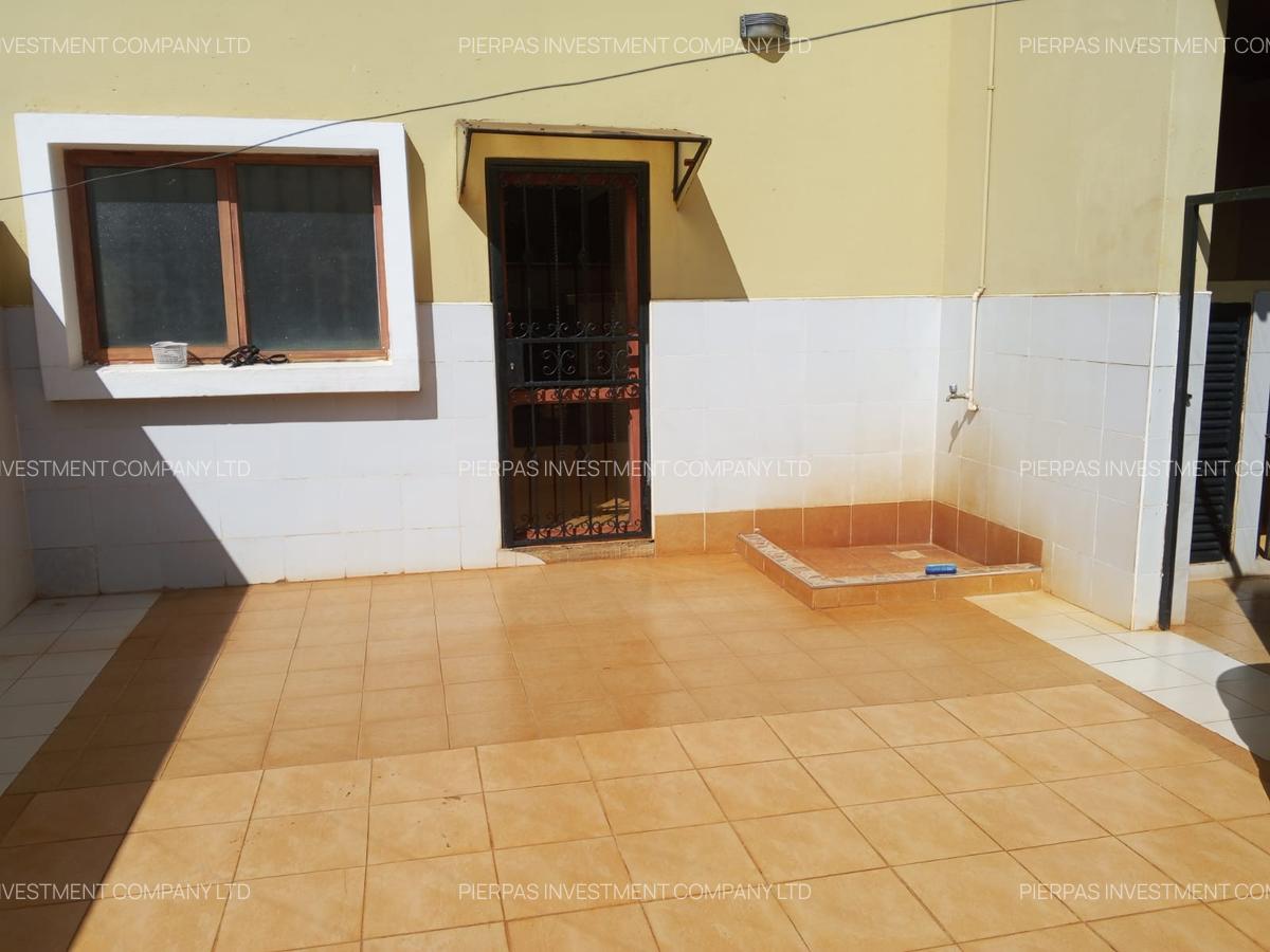 5 Bed Townhouse with En Suite in Runda - 16